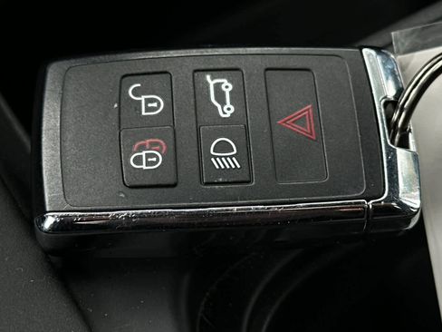 Used 2024 Land Rover Defender 110 X-Dynamic SE image 24