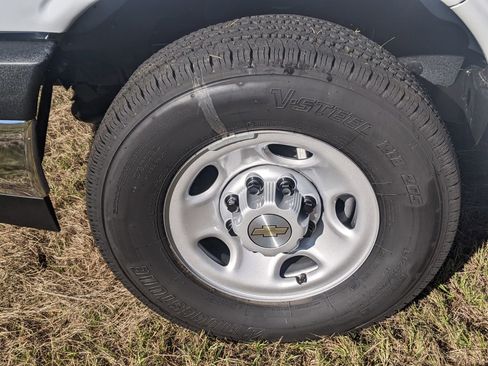 New 2025 Chevrolet Express 2500 w/ Driver Convenience Package image 12