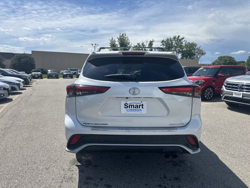 Used 2023 Toyota Highlander XSE AWD/4WD image 9