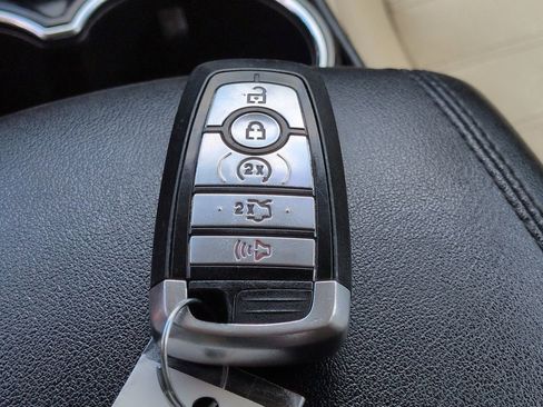 Used 2018 Ford Edge SEL w/ Equipment Group 201A FWD image 29