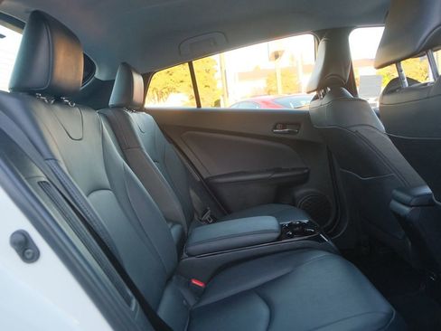 Used 2017 Toyota Prius Prime Advanced image 31