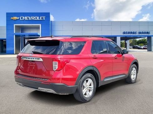 Used 2022 Ford Explorer XLT w/ Equipment Group 202A RWD image 4