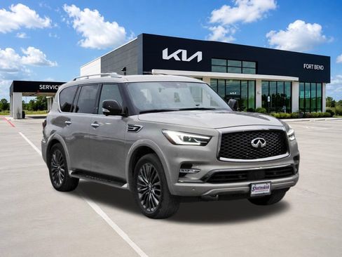 Used 2024 INFINITI QX80 Sensory AWD/4WD image 3