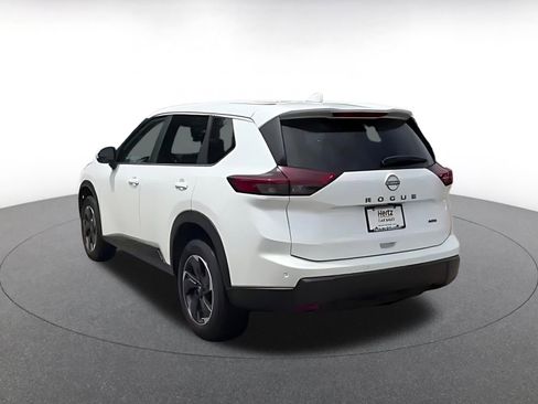 Used 2025 Nissan Rogue SV AWD/4WD image 10