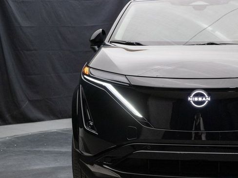 Used 2024 Nissan Ariya AWD image 5