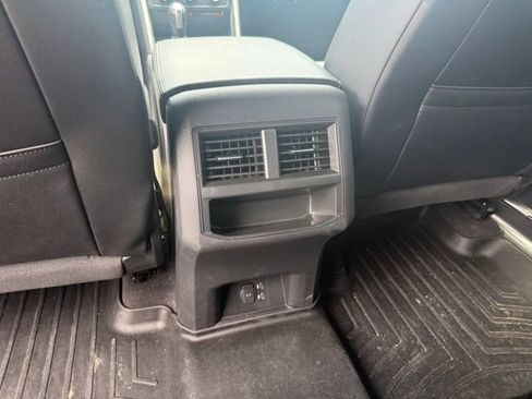 Used 2021 Volkswagen Atlas Cross Sport SE AWD/4WD image 6
