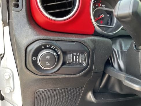 Used 2022 Jeep Gladiator Rubicon w/ LED Lighting Group AWD/4WD image 30