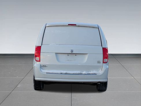 Used 2013 RAM C/V Tradesman image 5