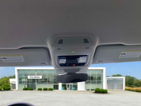 Certified 2025 Volkswagen Tiguan S AWD/4WD image 17