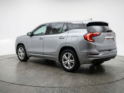 Used 2024 GMC Terrain SLE image 6
