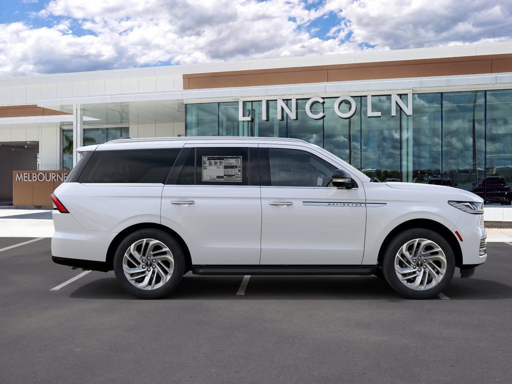 New 2027 Lincoln Navigator Premiere AWD/4WD image 5