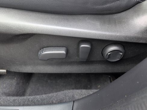 Used 2022 Subaru Forester Limited image 23