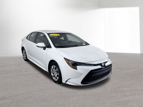 Used 2024 Toyota Corolla LE FWD image 12