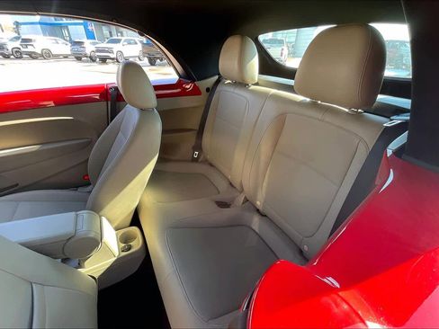 Used 2019 Volkswagen Beetle 2.0T S image 20