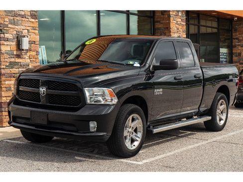 Used 2018 RAM 1500 Express w/ Express Value Package AWD/4WD image 7