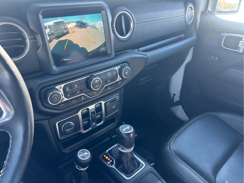 Used 2023 Jeep Wrangler Sahara w/ Cold Weather Group image 19