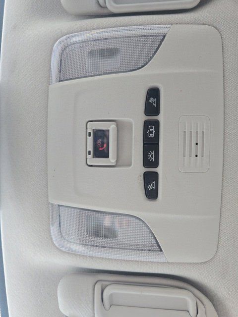Used 2022 Toyota Corolla LE w/ Carpet Mat Package (TMS) FWD image 18