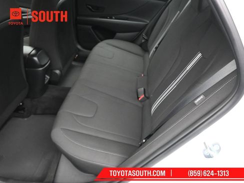 Used 2025 Hyundai Elantra Sport FWD image 28