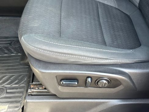 Used 2022 Chevrolet Silverado 1500 LT Trail Boss w/ Convenience Package II AWD/4WD image 15
