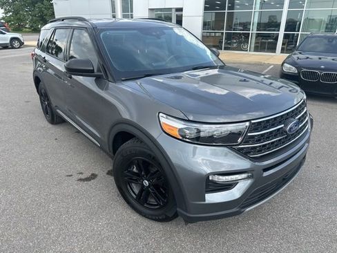 Used 2023 Ford Explorer XLT w/ Equipment Group 202A image 5