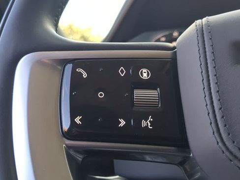 Certified 2025 Land Rover Range Rover SE AWD/4WD image 26