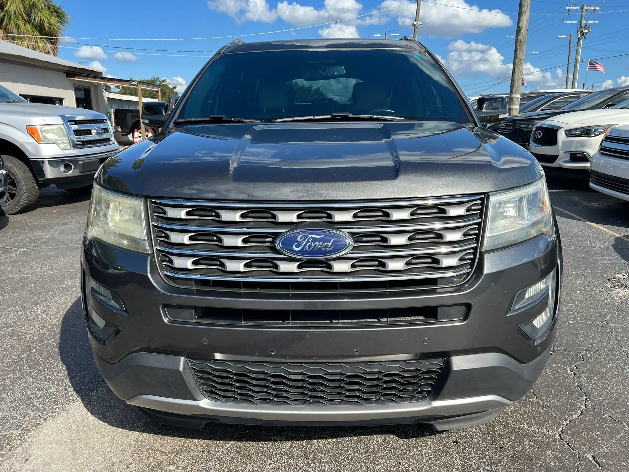 Used 2016 Ford Explorer XLT w/ Equipment Group 202A FWD image 2
