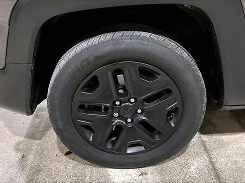 Used 2018 Jeep Renegade Sport w/ Power & Air Group image 8