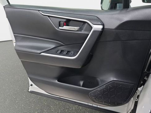 Certified 2022 Toyota RAV4 XLE w/ Carpet Mat Package (TMS) AWD/4WD image 24