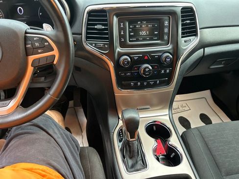 Used 2017 Jeep Grand Cherokee Laredo w/ Quick Order Package 23E AWD/4WD image 21