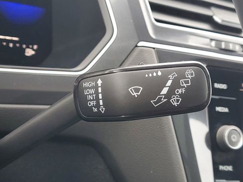 Used 2022 Volkswagen Tiguan SE R-Line AWD/4WD image 25