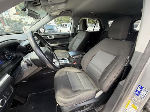 Used 2022 Ford Explorer XLT RWD image 28