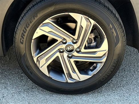 Certified 2023 Hyundai Santa Fe SEL w/ Premium Package image 9