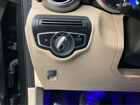 Used 2020 Mercedes-Benz GLC 300 4MATIC image 22