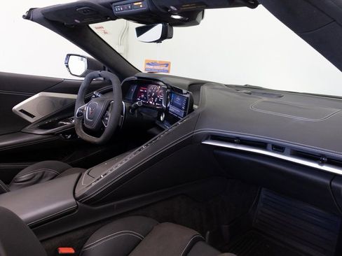 Used 2022 Chevrolet Corvette Stingray Premium Conv w/ Z51 Performance Package image 22