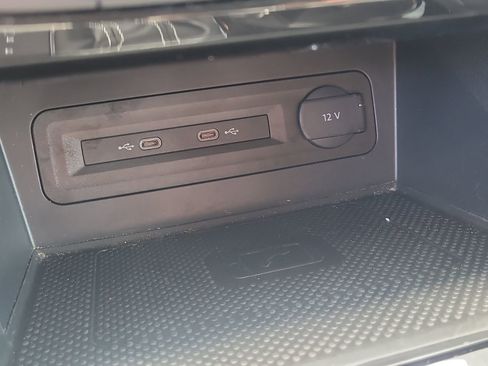 Used 2023 Volkswagen Atlas Cross Sport SEL image 27