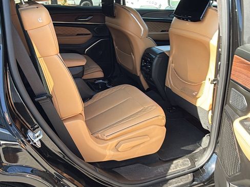 Used 2025 Jeep Grand Cherokee L Summit w/ Rear Seat Video Group I AWD/4WD image 22