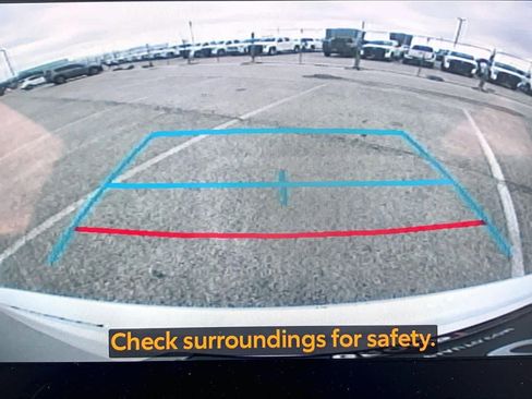 Used 2024 Toyota Highlander LE AWD/4WD image 26