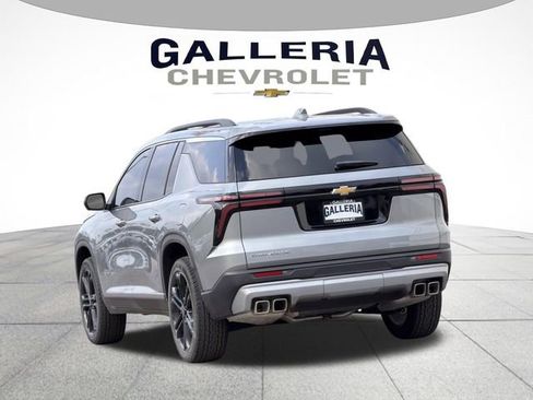 New 2026 Chevrolet Traverse LT w/ Driver Confidence Package FWD image 5
