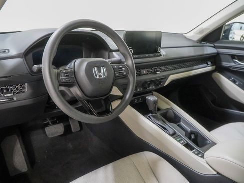 Certified 2025 Honda Accord SE image 19