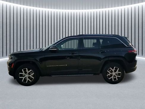 Used 2023 Jeep Grand Cherokee Limited image 14