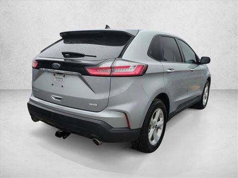 Used 2020 Ford Edge SE image 5