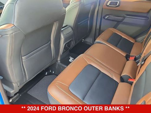 Used 2024 Ford Bronco Outer Banks AWD/4WD image 19
