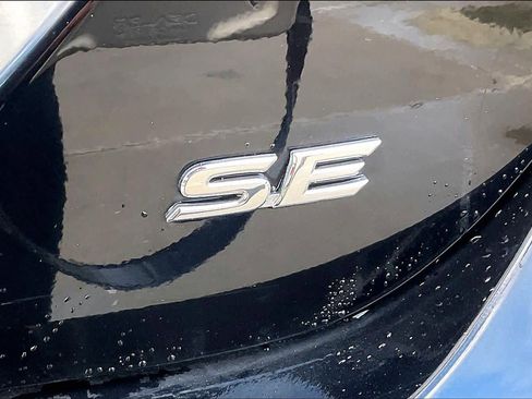 Certified 2023 Toyota Camry SE image 9