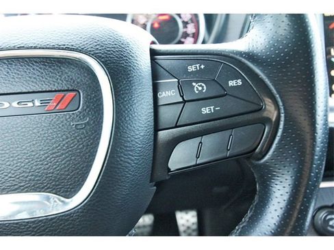 Used 2015 Dodge Challenger R/T image 17