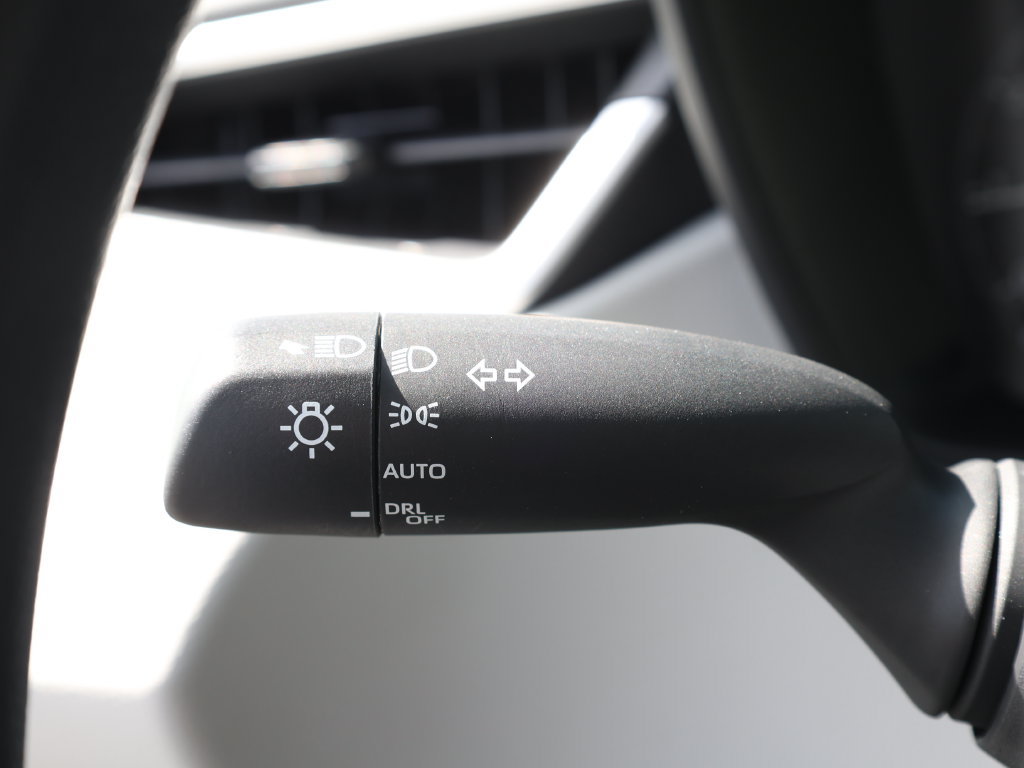 Used 2025 Toyota Corolla LE FWD image 31