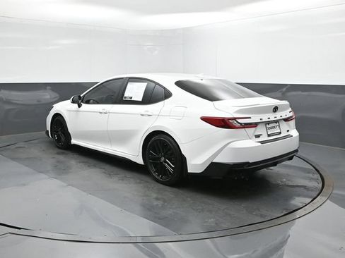Used 2025 Toyota Camry SE w/ Convenience Package FWD image 5