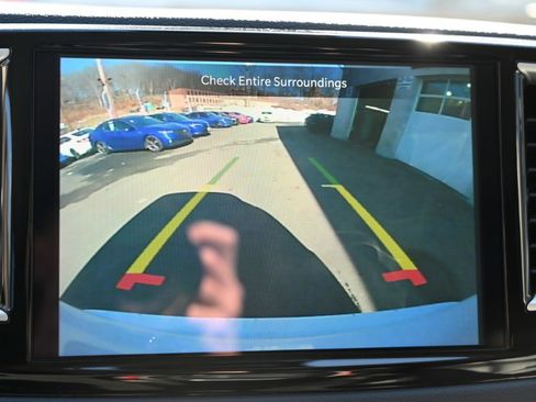 Used 2023 Chrysler Pacifica Touring-L image 27