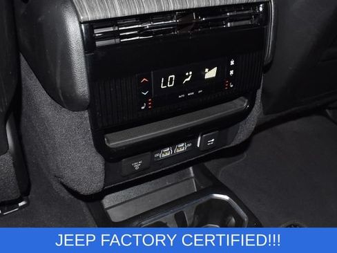 Used 2024 Jeep Wagoneer Series II AWD/4WD image 49