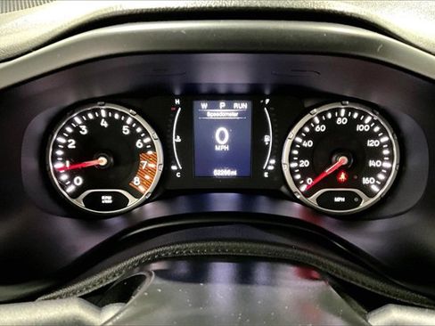 Used 2019 Jeep Renegade Latitude w/ Cold Weather Group image 13