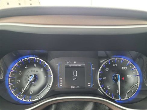 Used 2024 Chrysler Voyager LX image 24